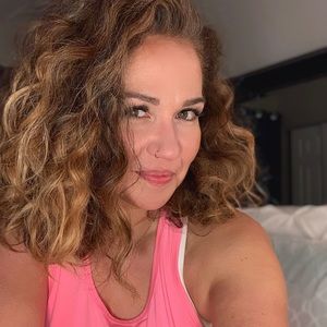 Hi I’m Kim! Welcome to my store.